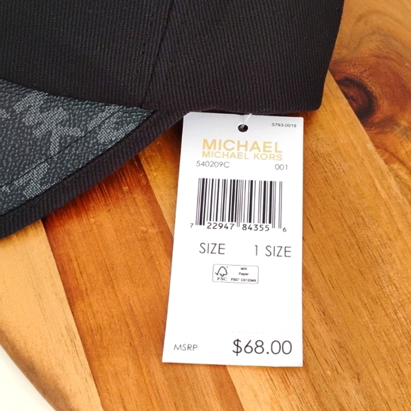 Michael Kors 🔥 NWT 🔥 Black Cap w/ logo design on the brim in leather material. - Picture 3 of 12